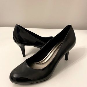 Comfort Plus by Predictions Black heels size 8